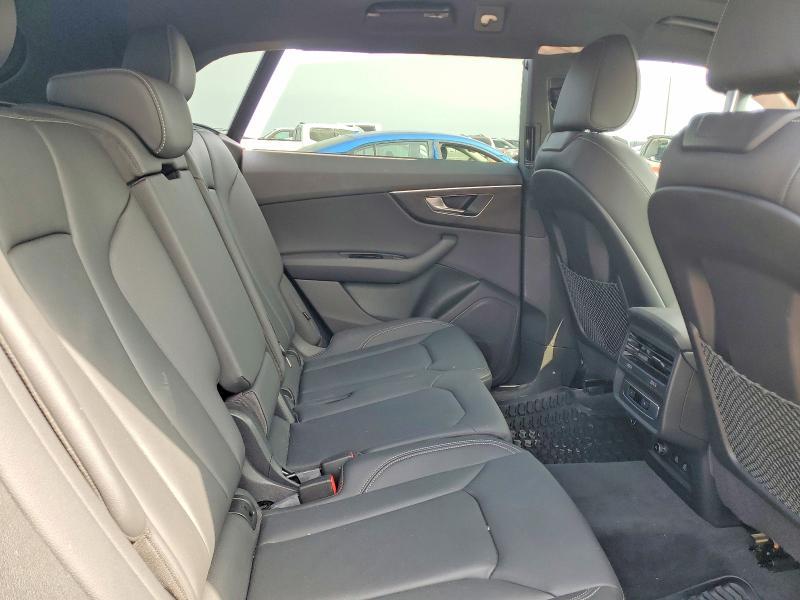 2023 Audi Q8 Premium