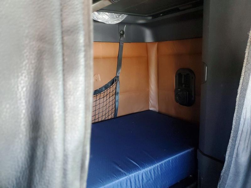 2019 Freigliner Cascadia 126