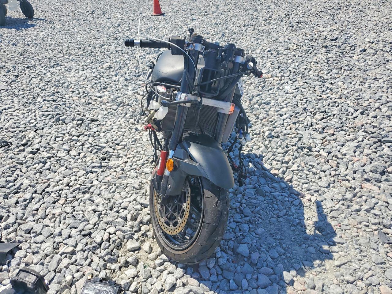 2025 Kawasaki ZX1002 M