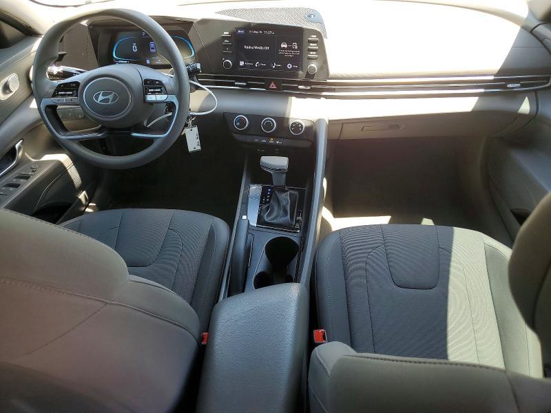 2024 Hyundai Elantra se
