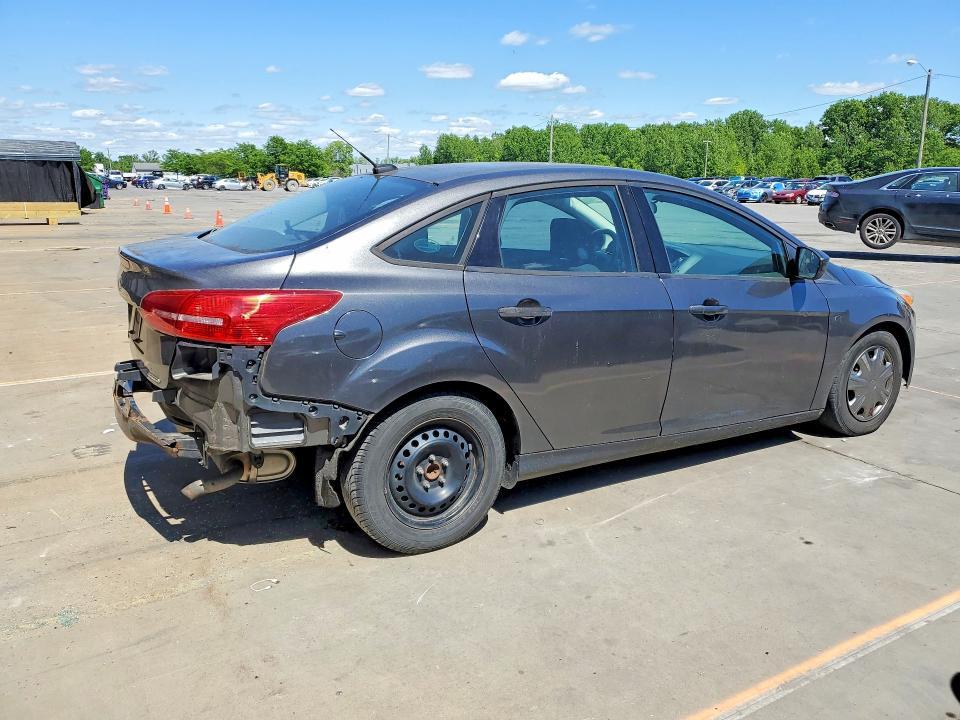 2015 Ford Focus s