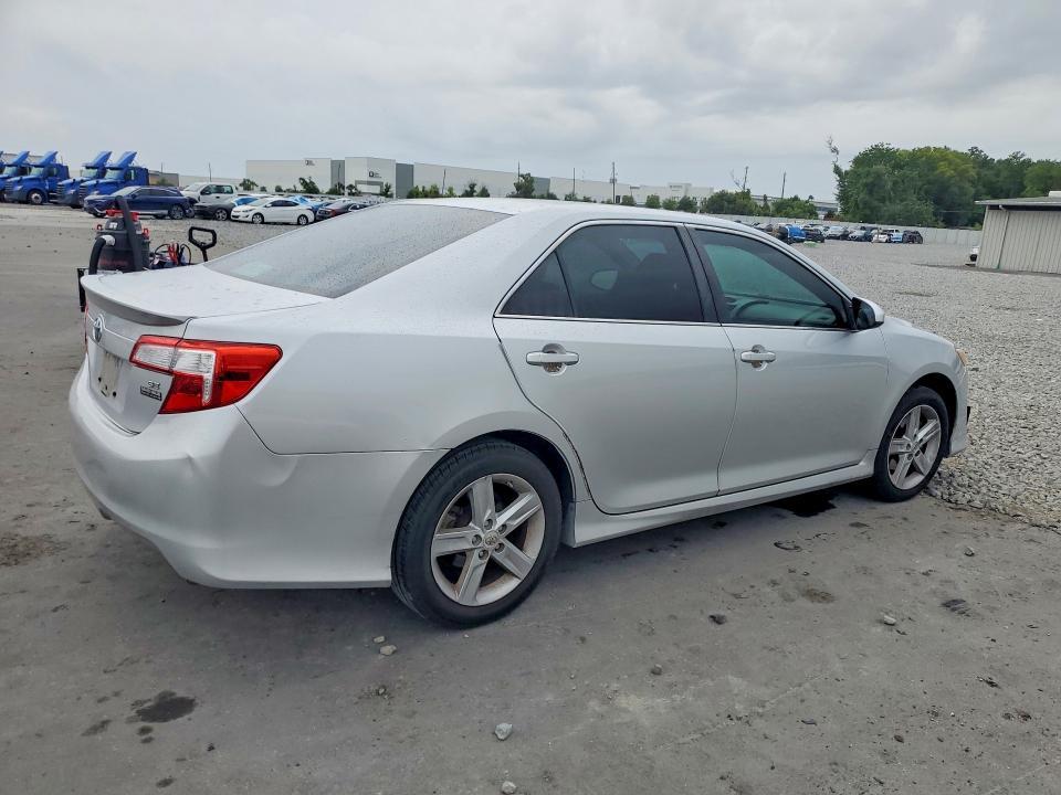 2013 Toyota Camry se