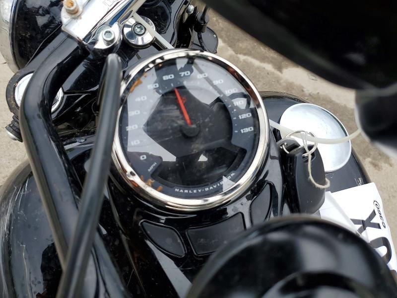 2025 Harley-Davidson Flhc