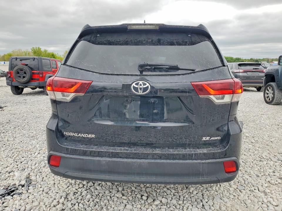 2019 Toyota Highlander se