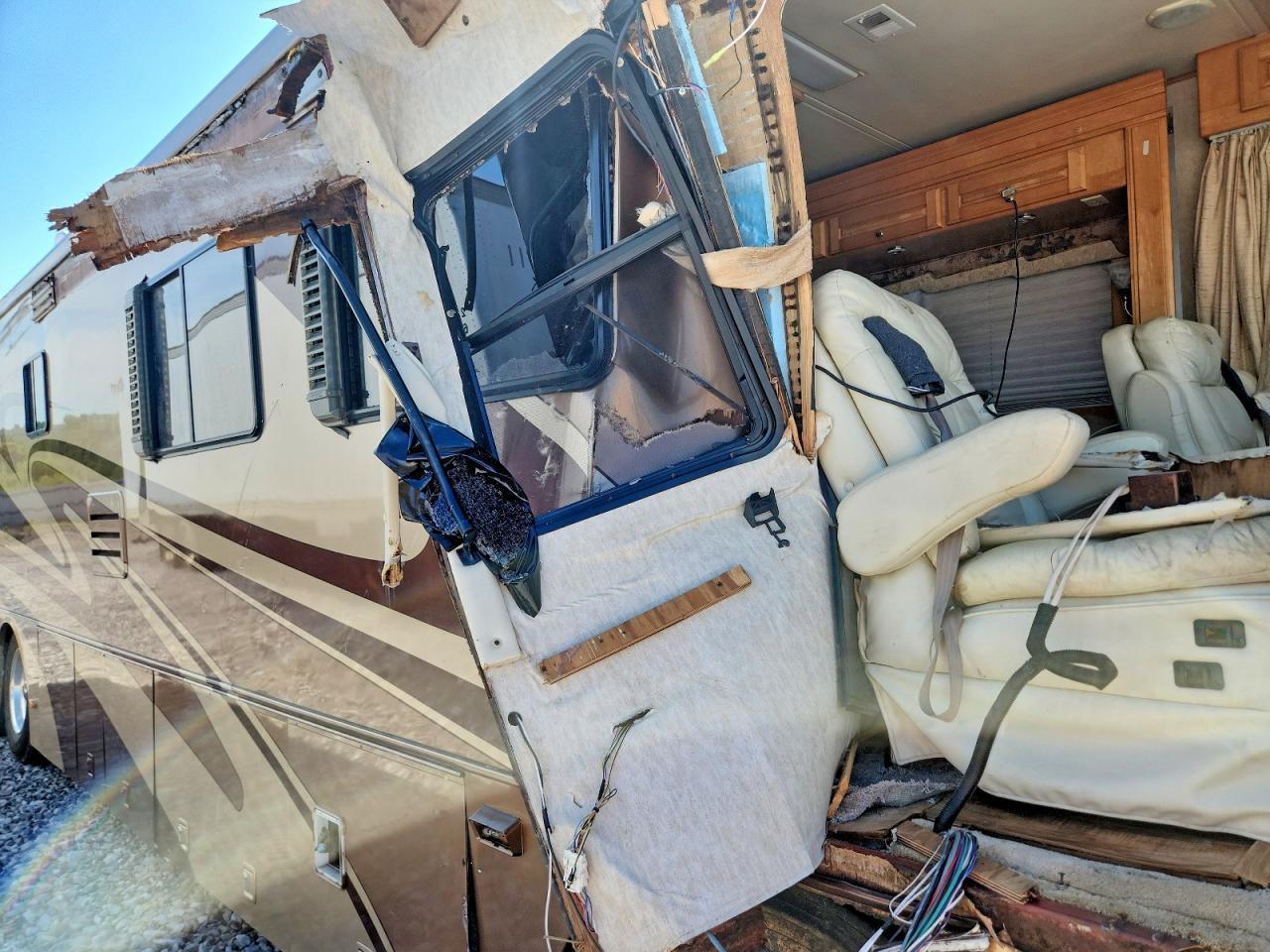 2001 Roadmaster RV