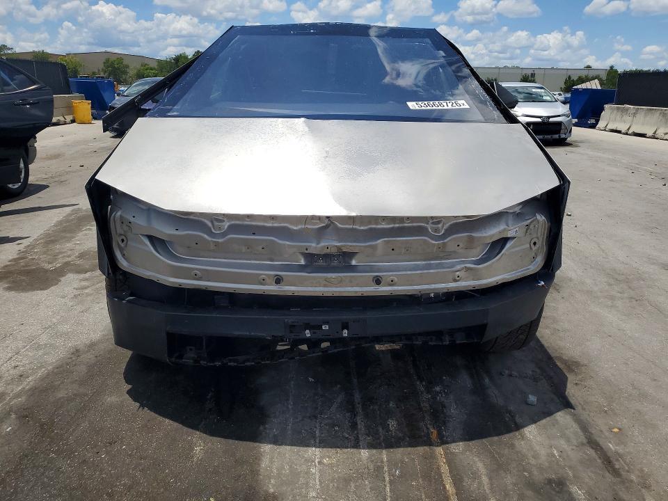 2025 Tesla Cybertruck