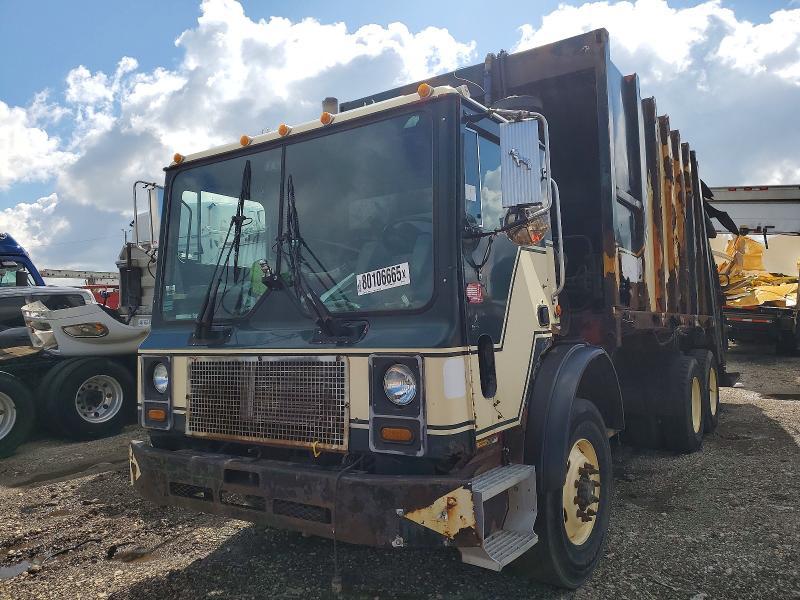 2004 Mack 1991 Mack MR600 Refuse Truck
