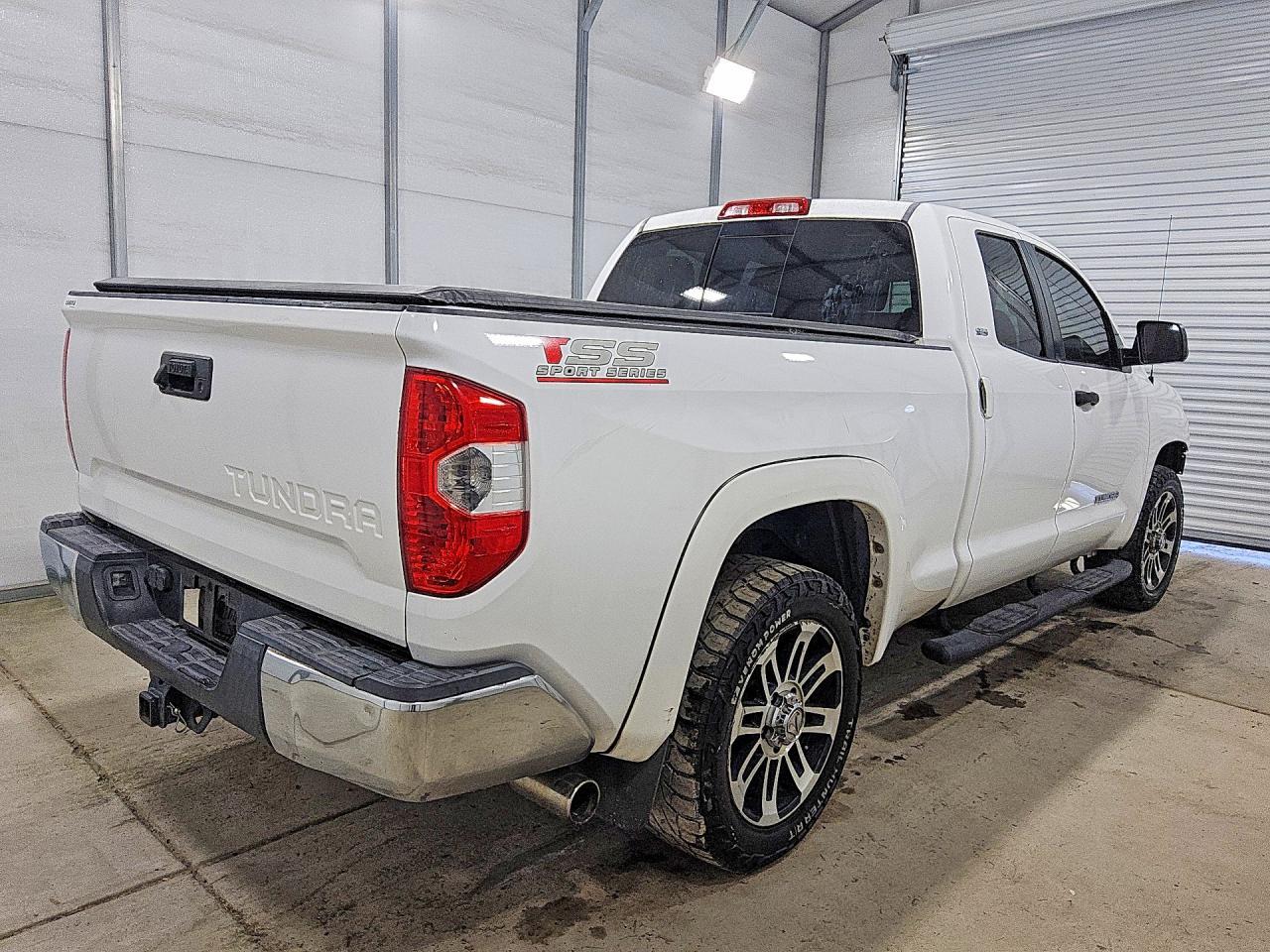 2015 Toyota Tundra SR5