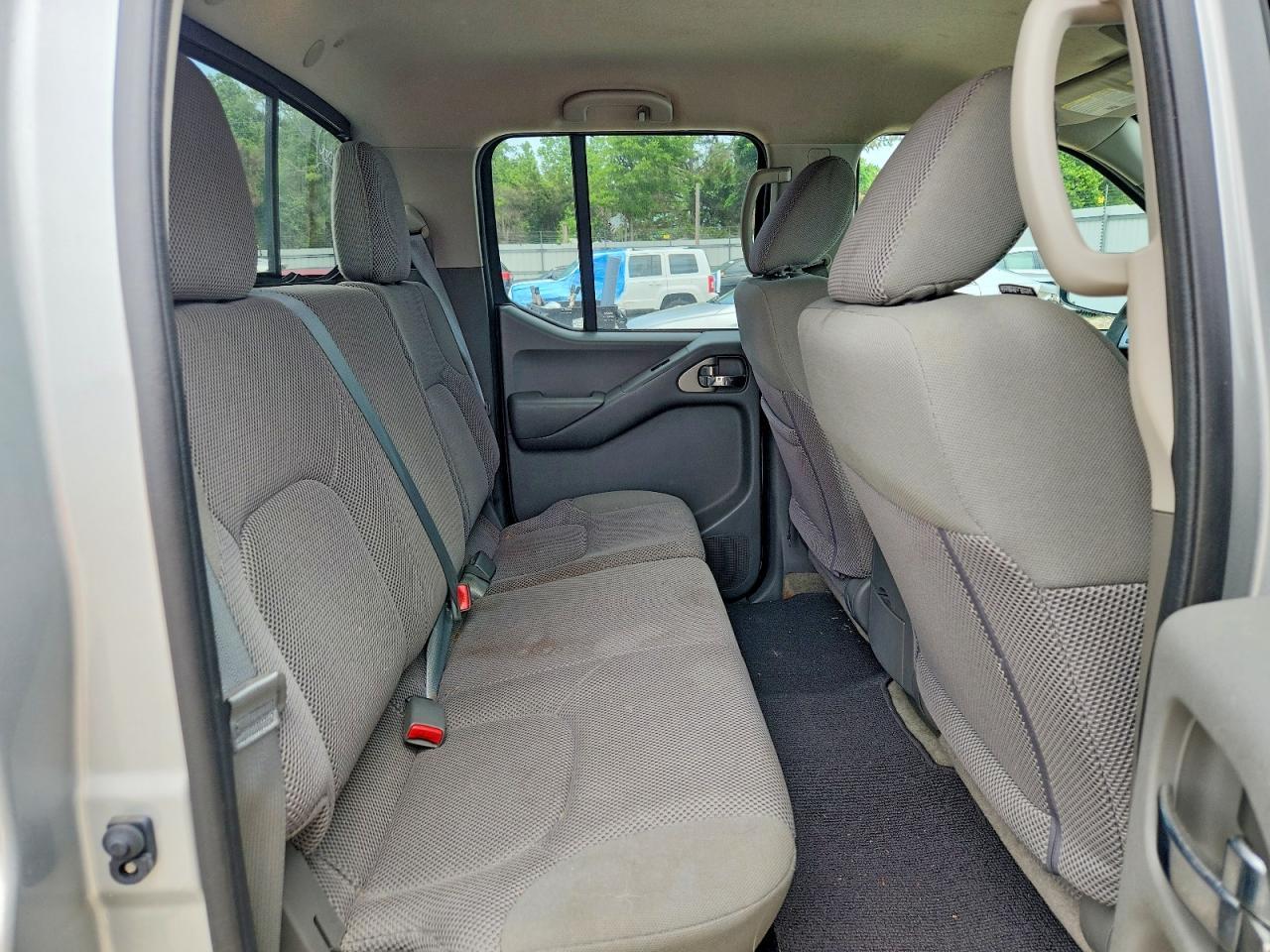 2016 Nissan Frontier SV