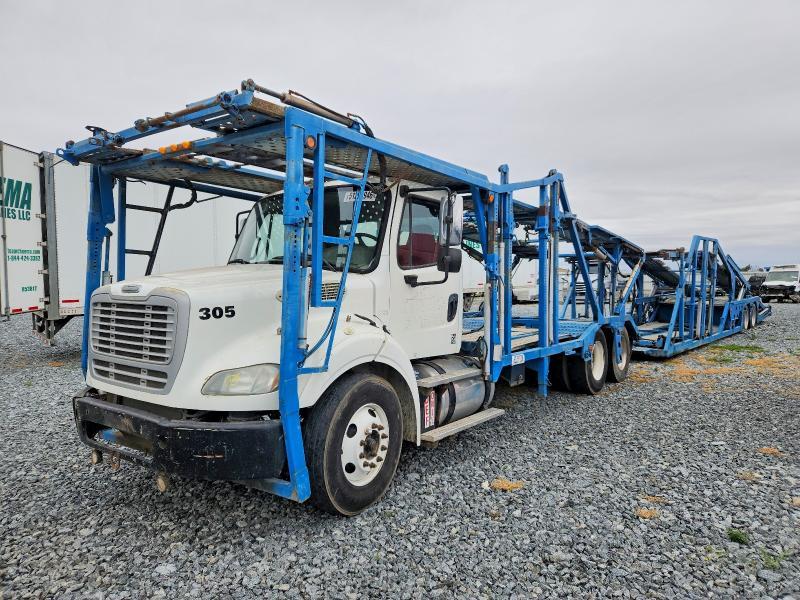 2013 Freigliner 2013 Freightliner Business Class M2 Car Hauler TRU