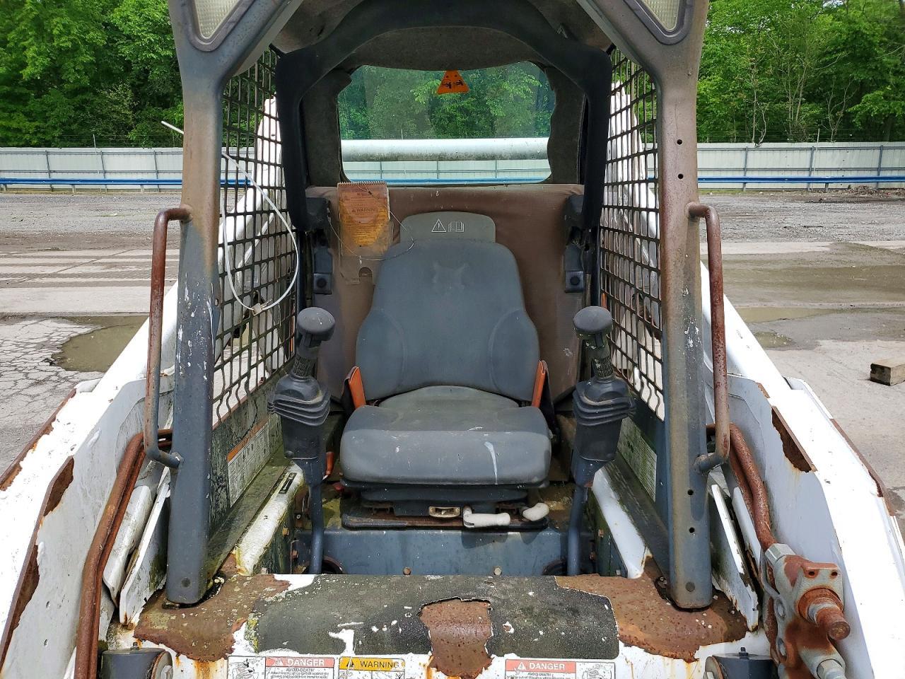 2005 Bobcat T109