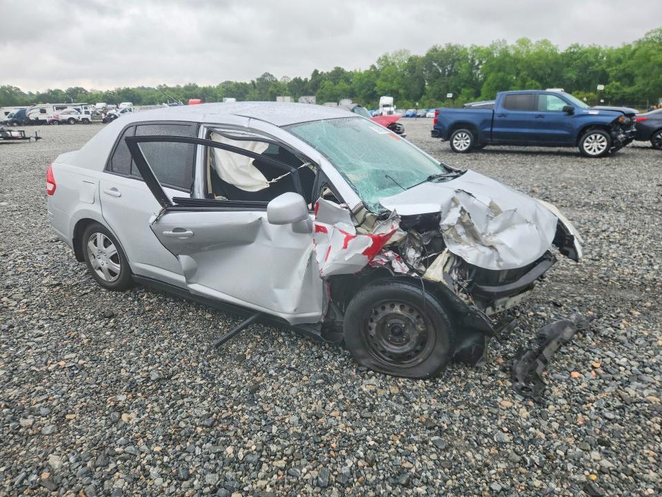 2010 Nissan Versa 1.8 s