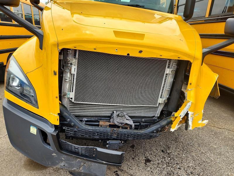 2024 Freightliner Cascadia 126 Semi Truck