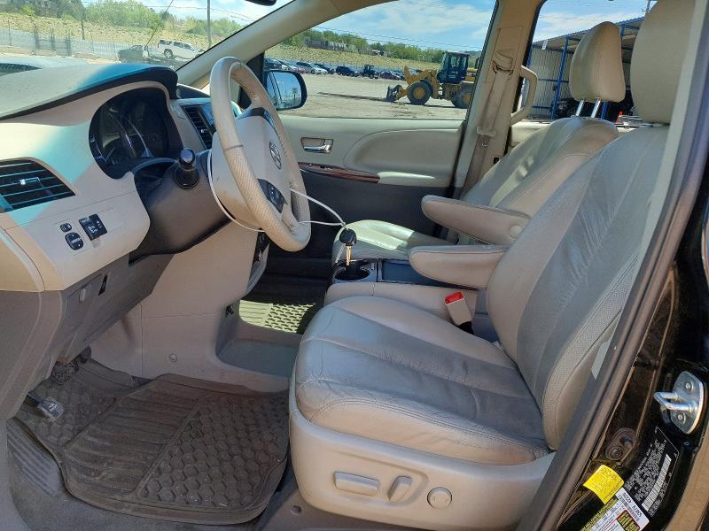 2011 Toyota Sienna xle 7-passenger
