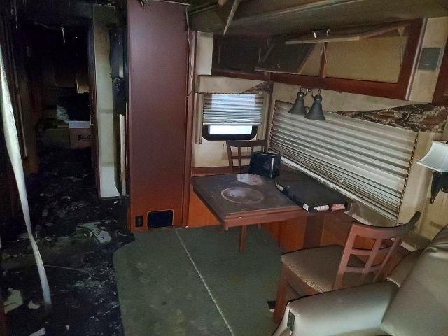 2005 Winnebago Vectra RV