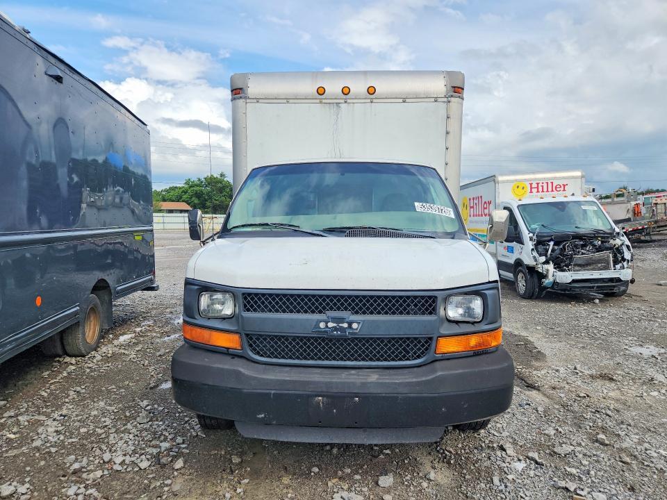 2005 Chevrolet Express BOX Truck
