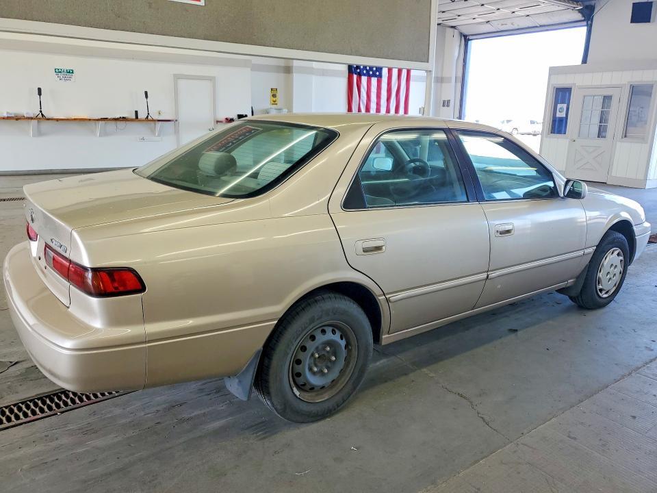 1999 Toyota Camry le