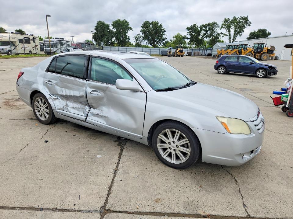 2005 Toyota Avalon Limited