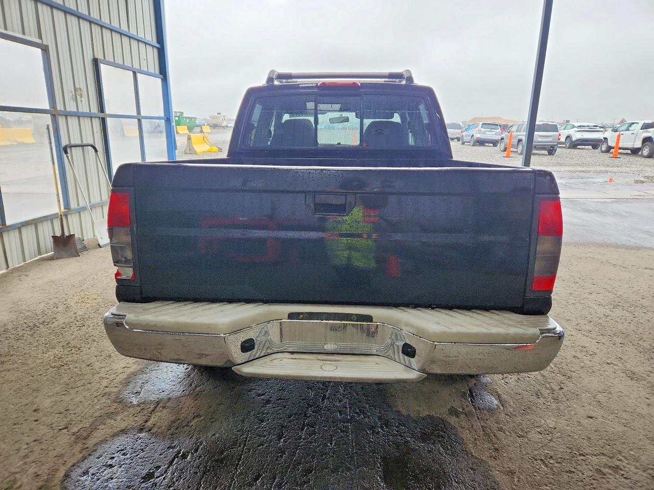 2000 Nissan Frontier XE