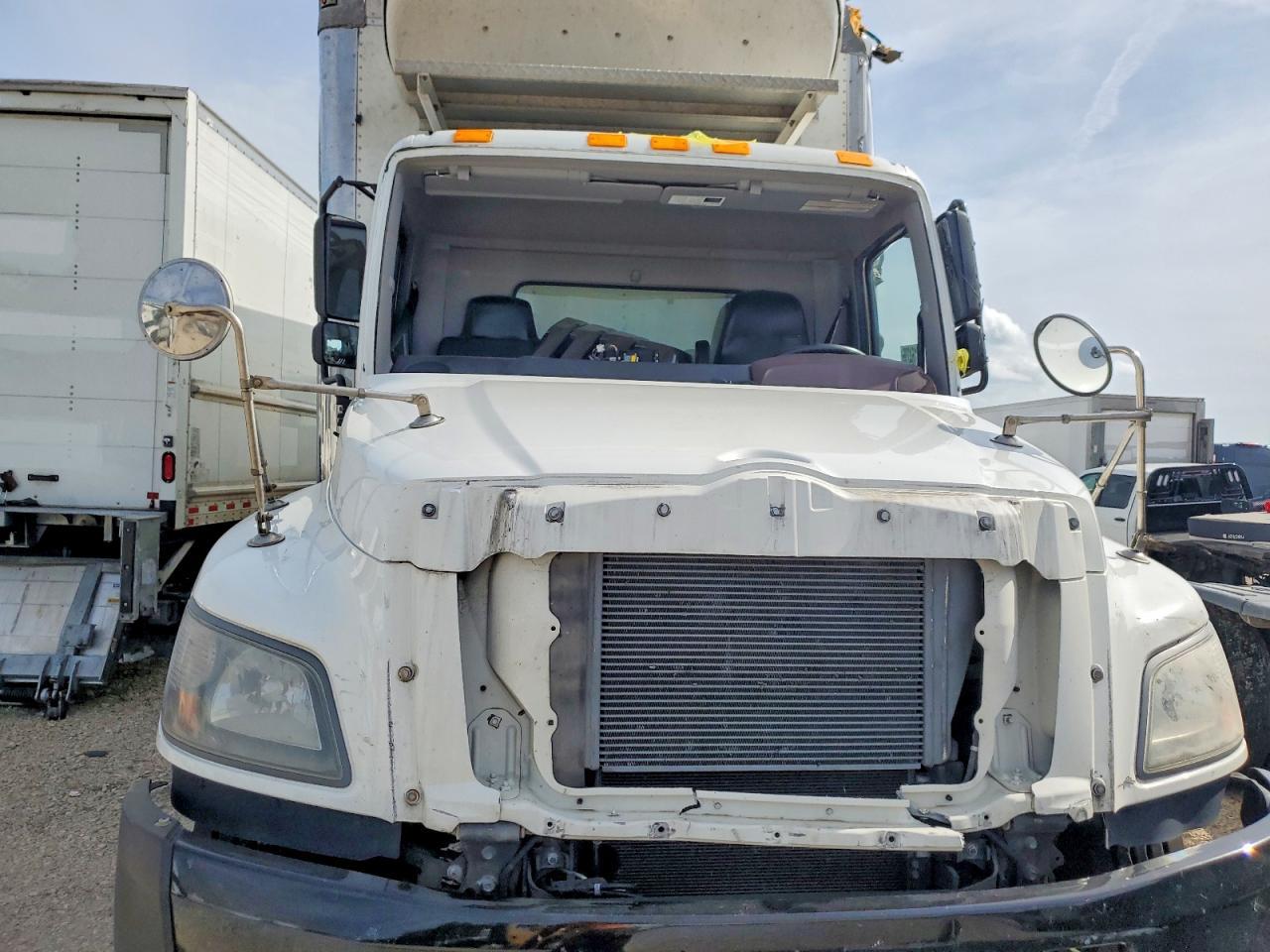 2023 Hino L6 Refrigerated BOX Truck