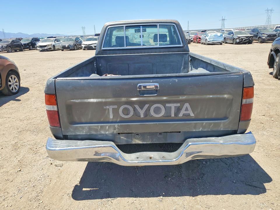 1989 Toyota Pickup Deluxe