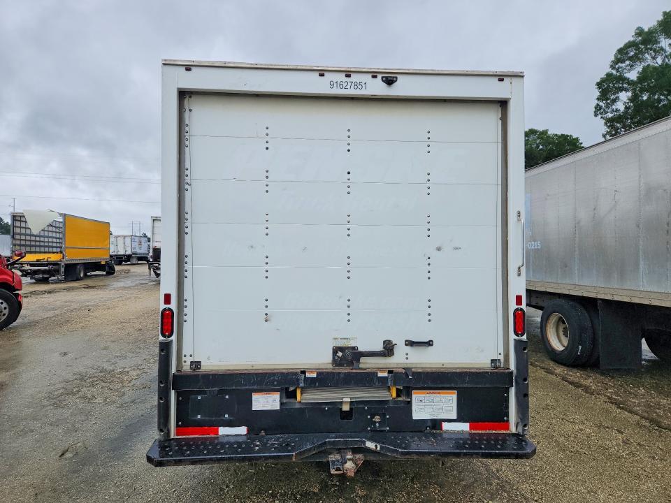 2022 GMC Savana BOX Truck