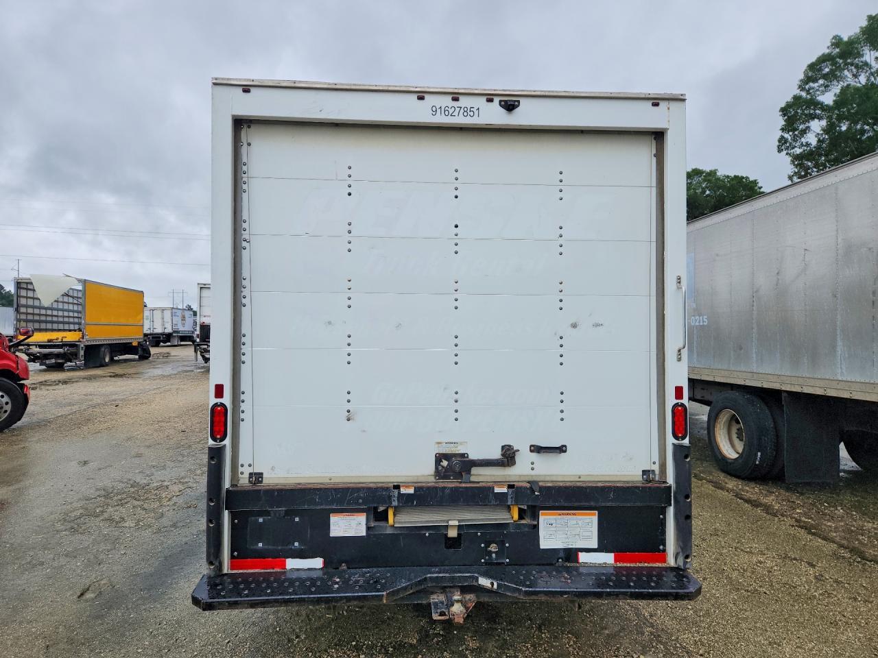 2022 GMC Savana BOX Truck