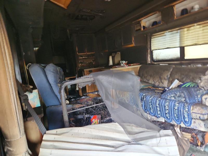 1999 Nationalrv Recreational Vehicle (RV)