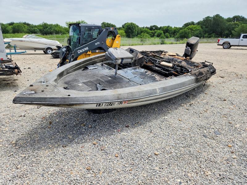 1987 Mariner Boat