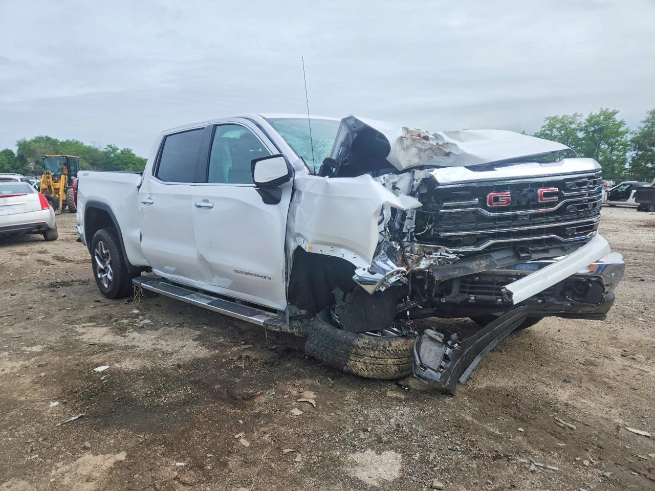 2025 GMC Sierra K1500 SLT