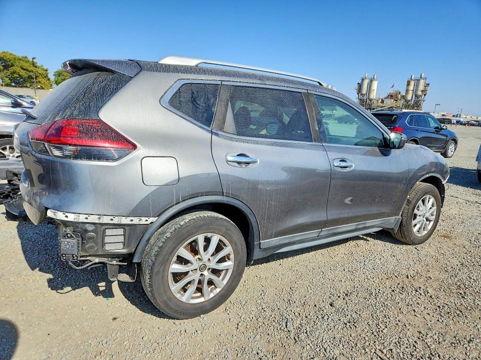 2018 Nissan Rogue sv