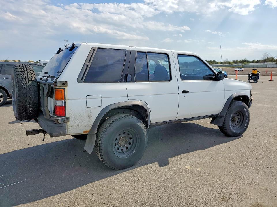 1991 Nissan Pathfinder xe