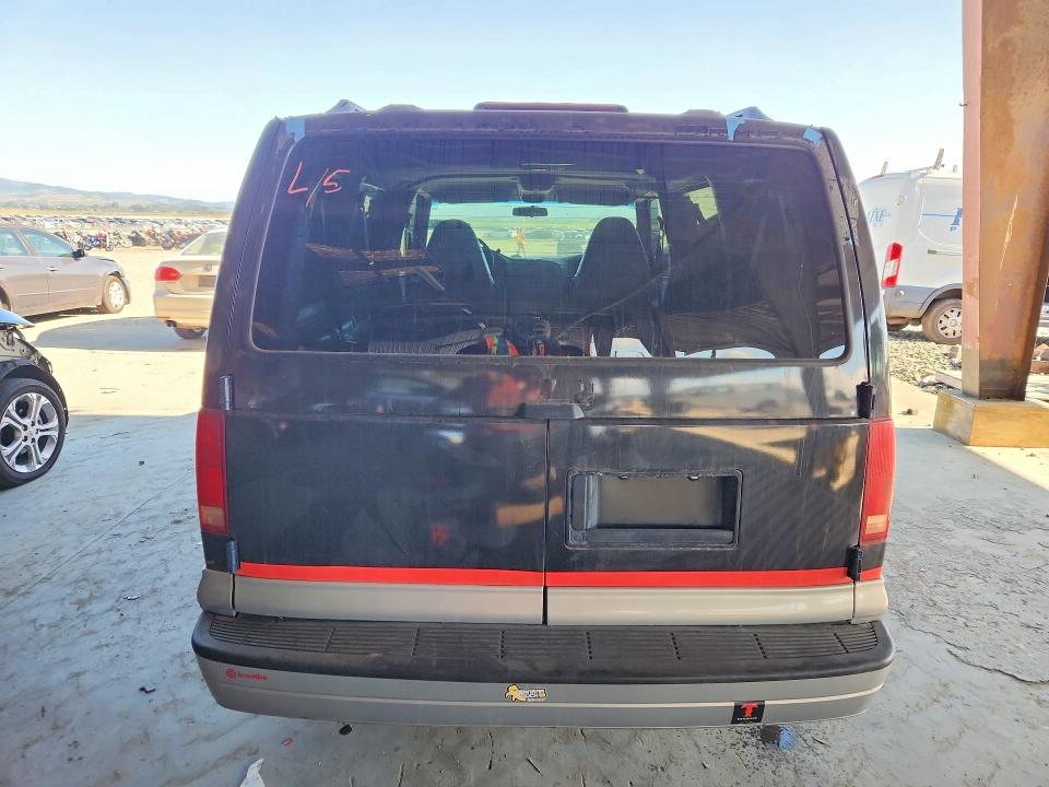 1999 GMC Safari xt