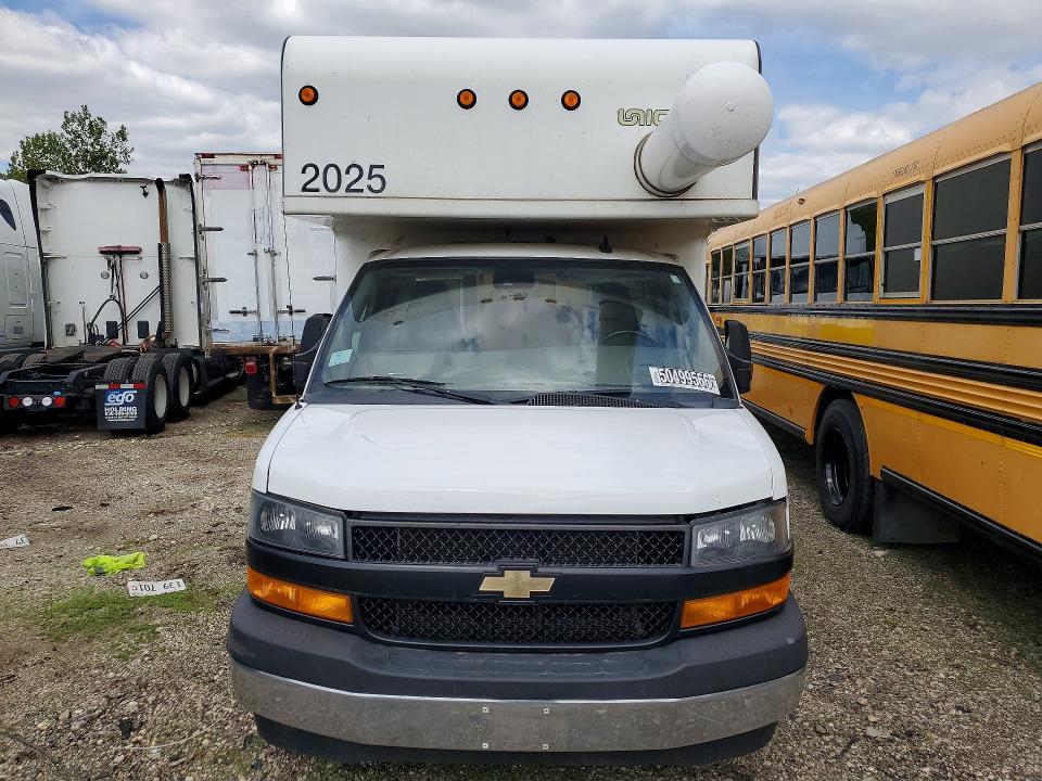 2020 Chevrolet Express BOX Truck