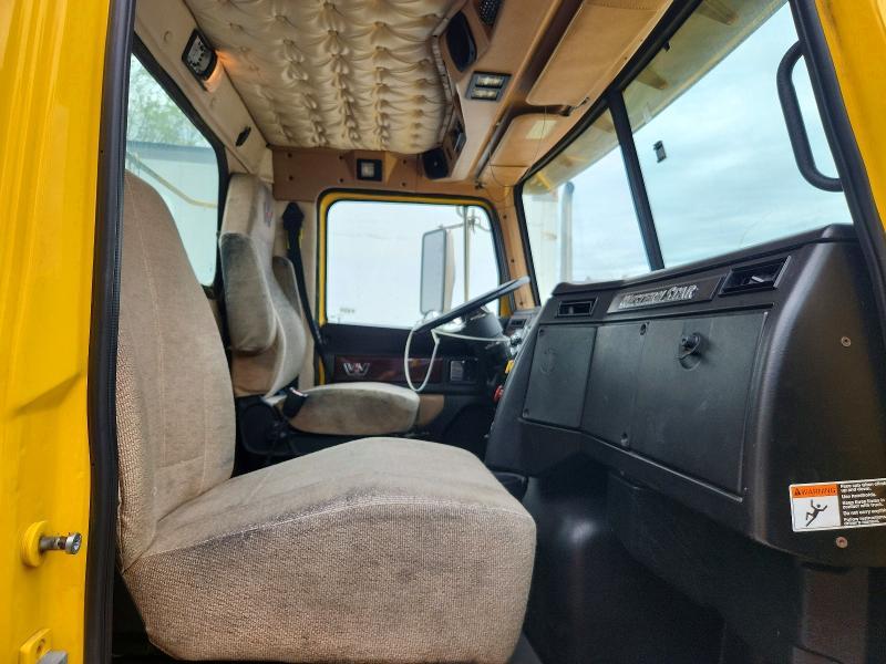 2020 Western Star 2020 Western Star 4700 Semi Truck