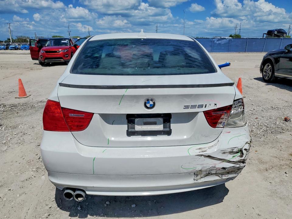 2011 BMW 328 i