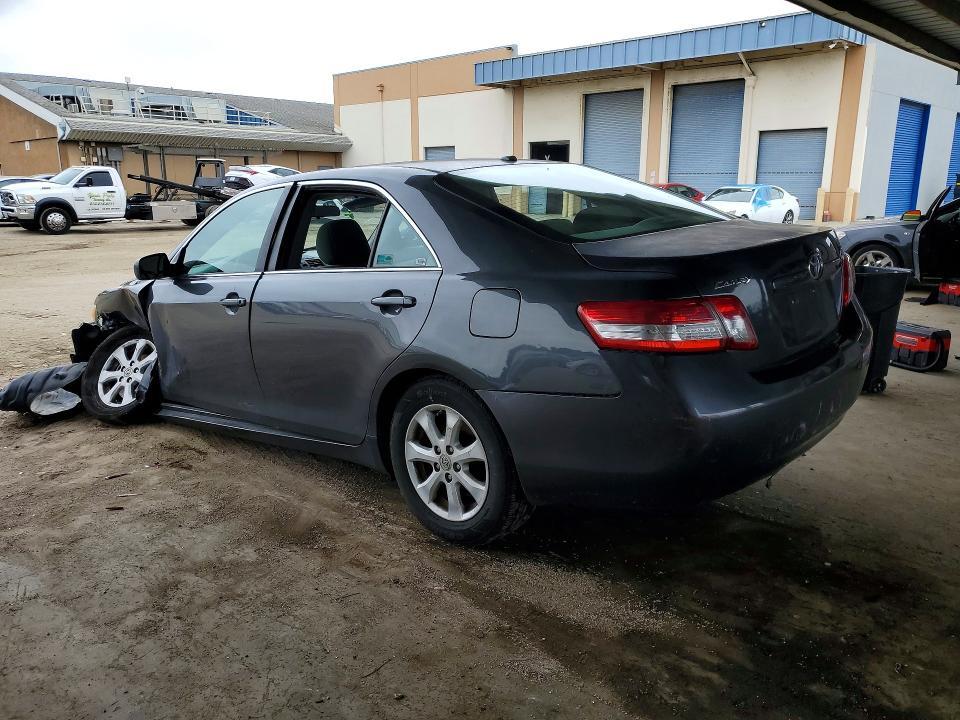 2011 Toyota Camry le