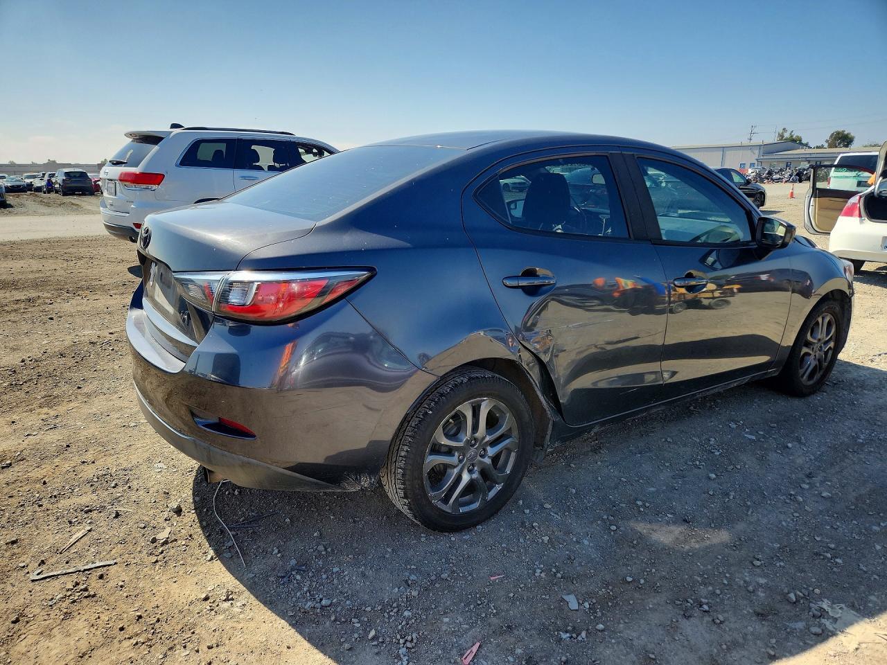 2017 Toyota Yaris ia Base