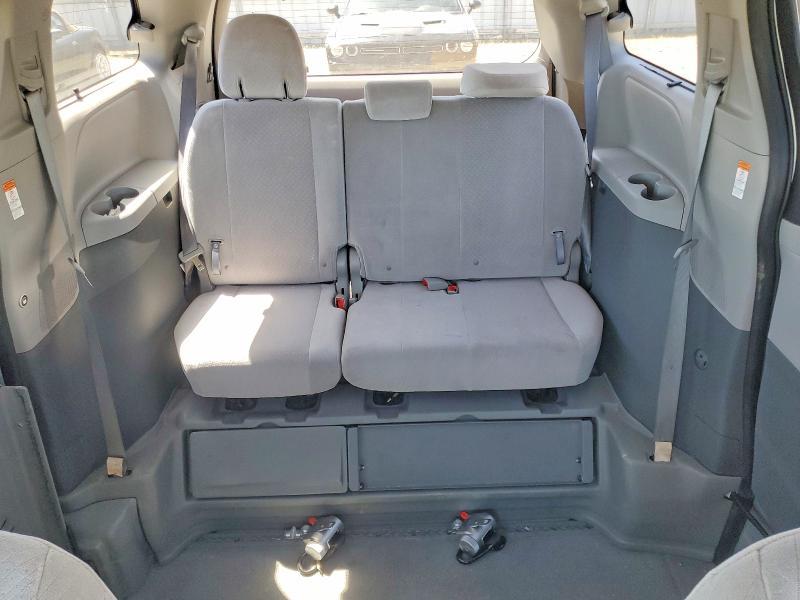 2016 Toyota Sienna le
