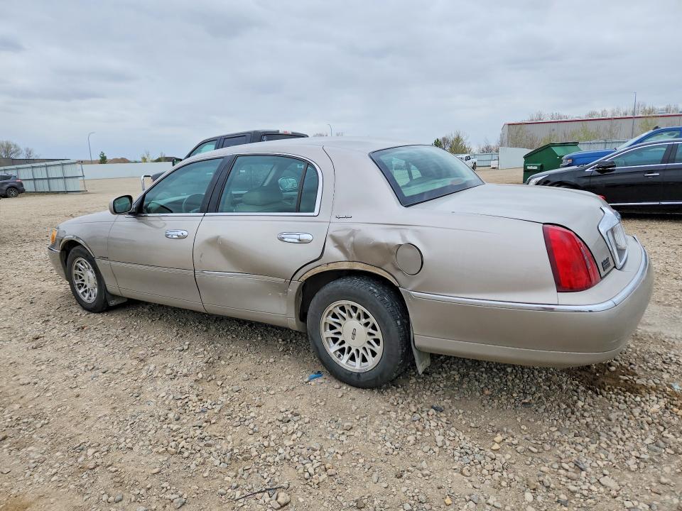 1999 Lincoln Town car Signature