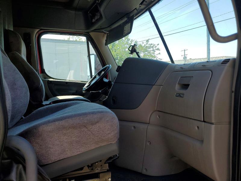 2015 Freigliner 2015 Freightliner Cascadia Semi Truck