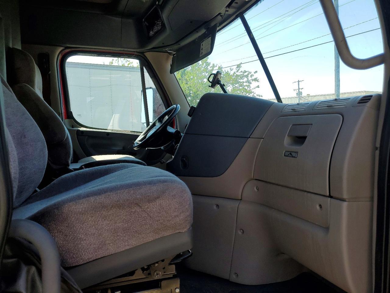 2015 Freigliner 2015 Freightliner Cascadia Semi Truck