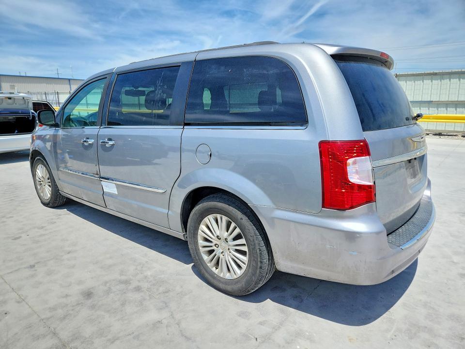 2013 Chrysler Town & Country Touring l