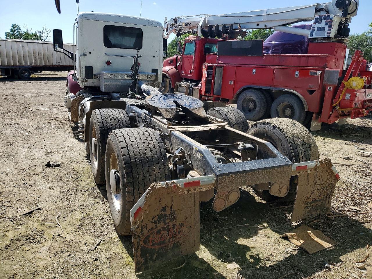 2017 Peterbilt 579 Semi Truck