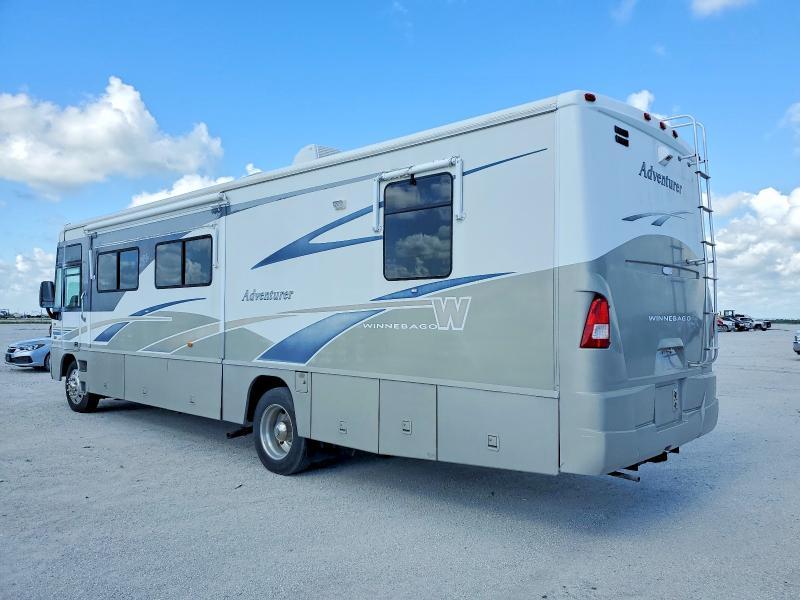 2005 Winnebago Adventurer C