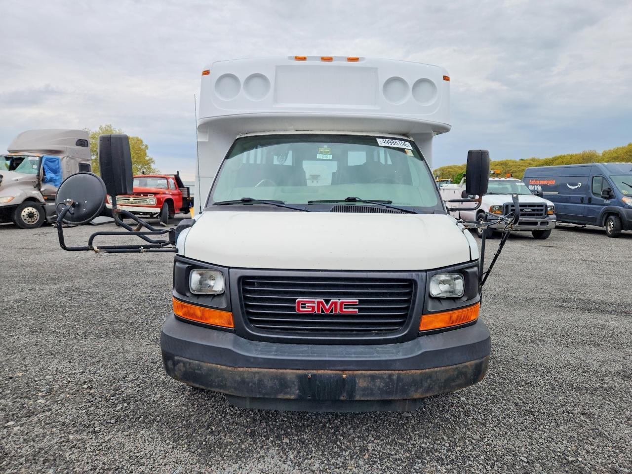 2009 GMC Savana Cutaway G3500