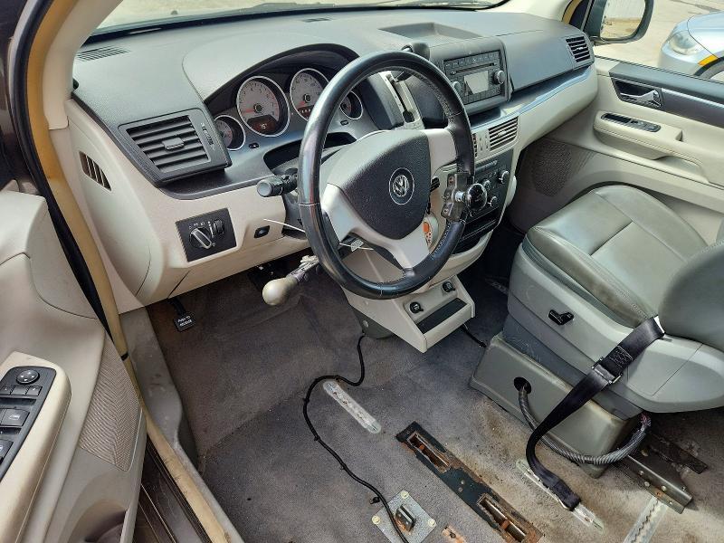 2010 Volkswagen Routan se
