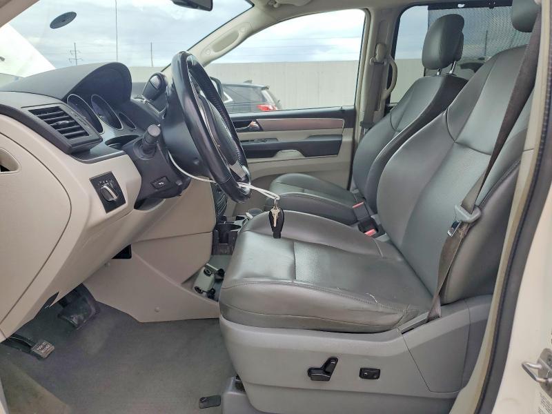 2012 Volkswagen Routan se