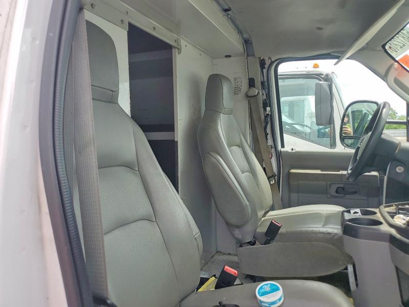 2023 Ford Econoline E350 Super Duty Cutaway Van