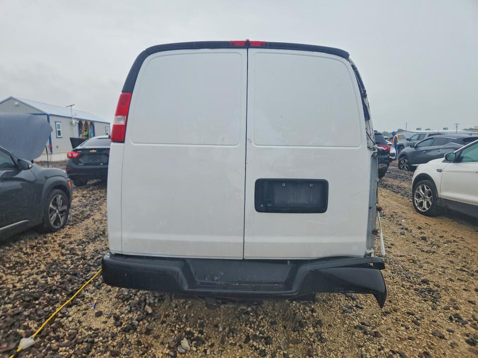 2021 Chevrolet Express G2500